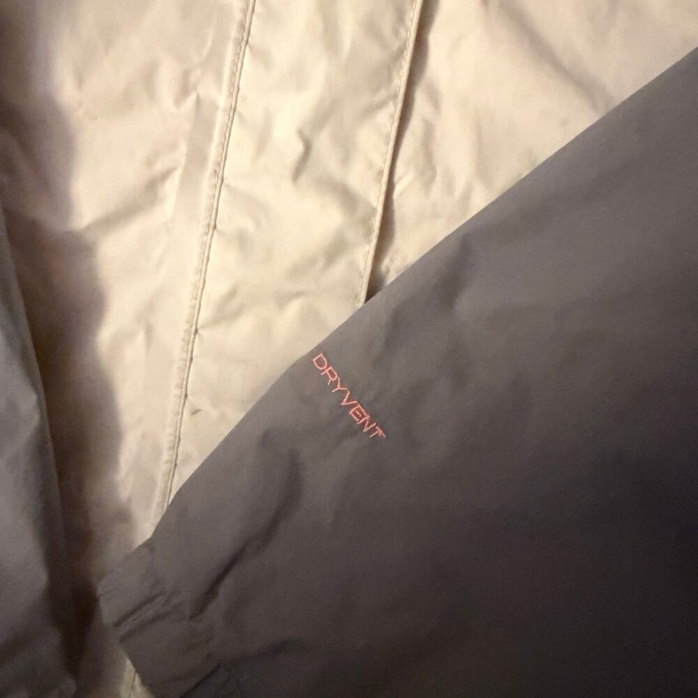 The North Face Women’s Windbreaker Rain jacket size XS - Picture 7 of 8